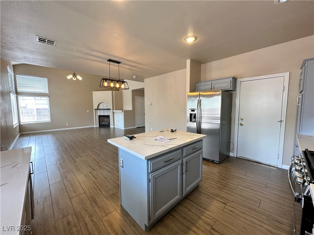 2024 Shining Feather Lane