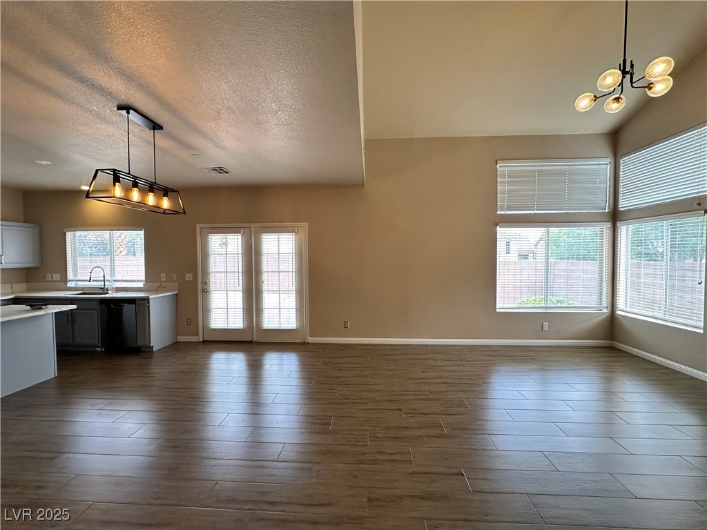 2024 Shining Feather Lane