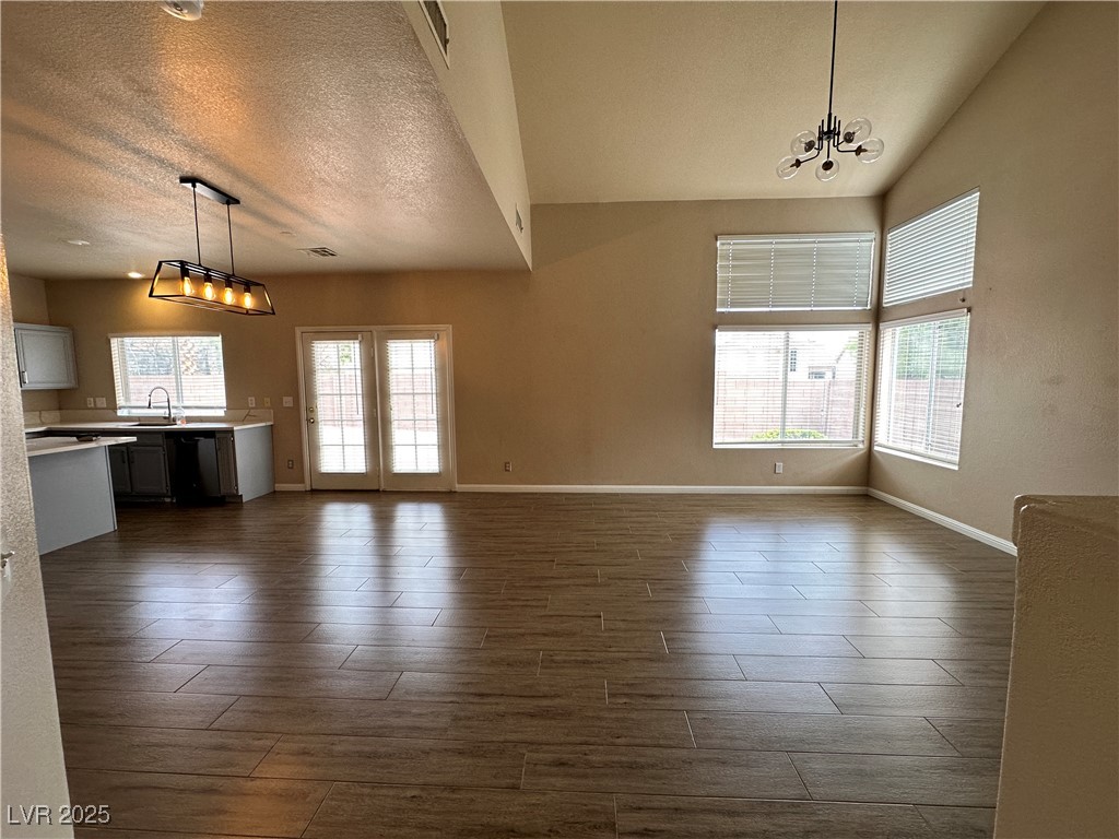 2024 Shining Feather Lane