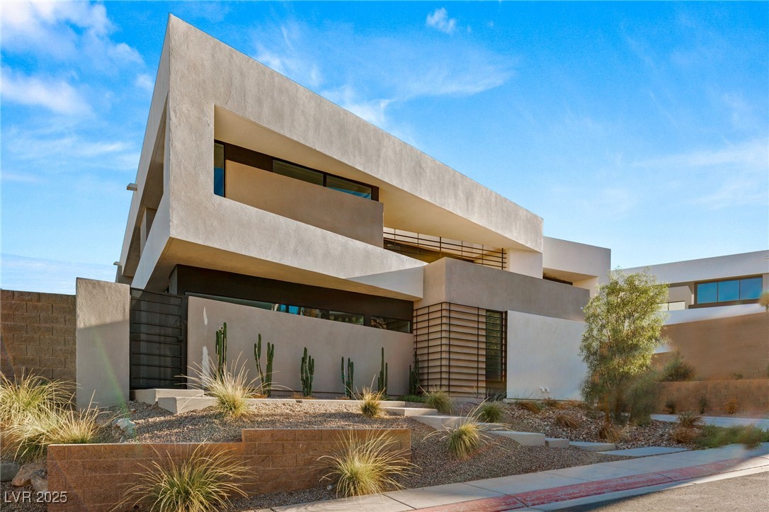 25 Canyon Bay Drive