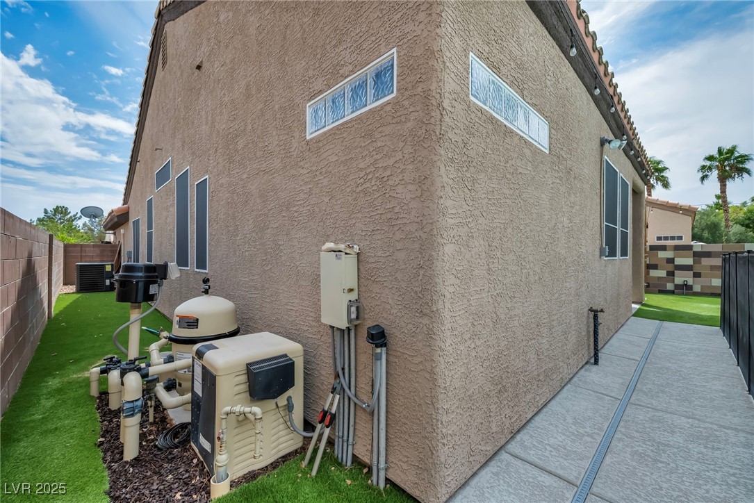8252 Roselle Court