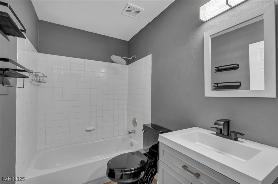 8252 Roselle Court