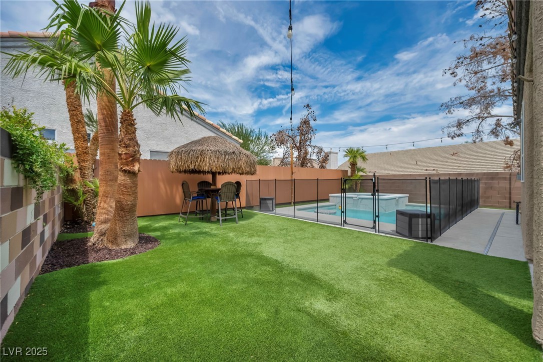 8252 Roselle Court