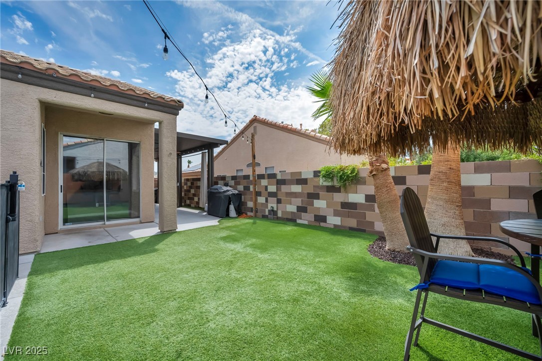 8252 Roselle Court