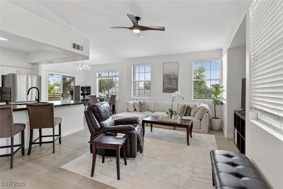 1704 Queen Victoria Street 203