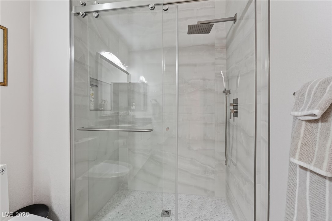 1704 Queen Victoria Street 203