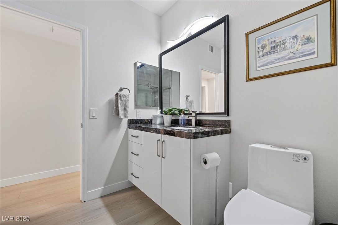 1704 Queen Victoria Street 203