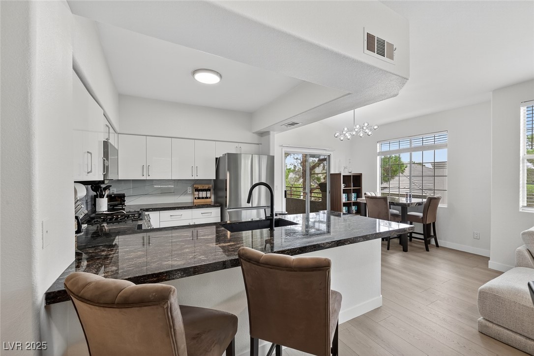 1704 Queen Victoria Street 203