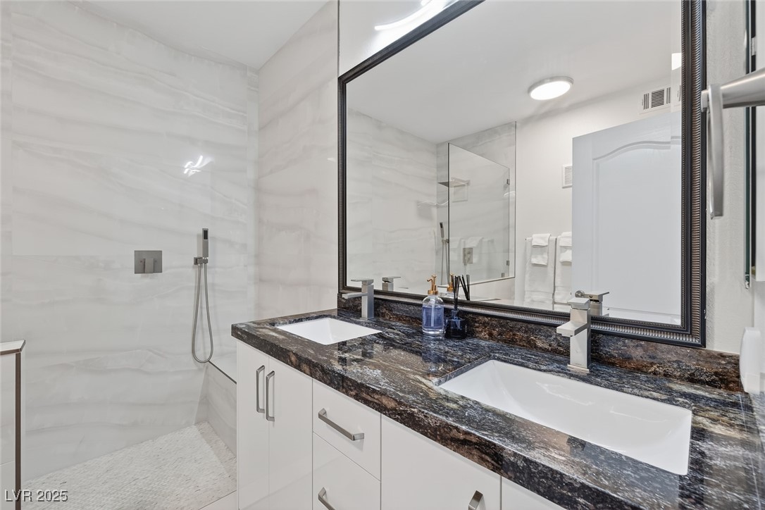 1704 Queen Victoria Street 203