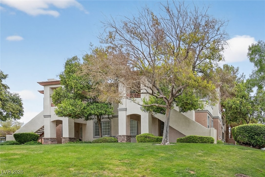 1704 Queen Victoria Street 203