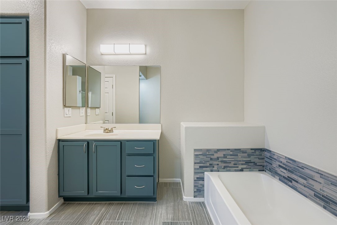 2291 West Horizon Ridge Parkway 10155
