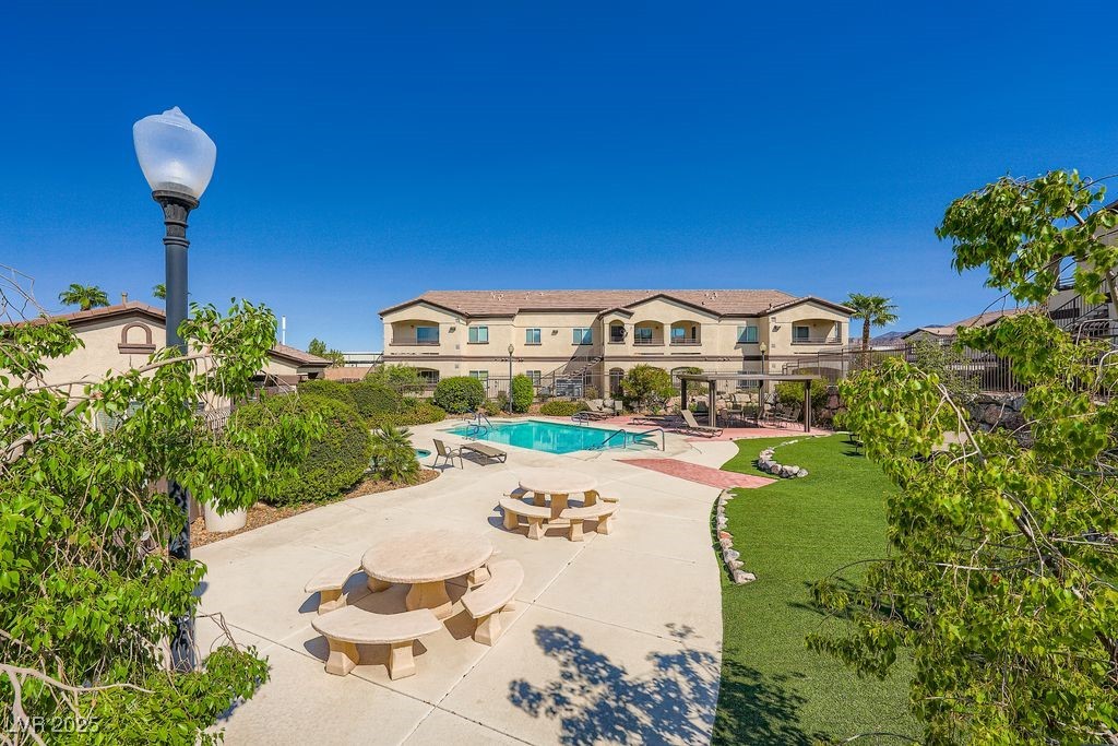 2291 West Horizon Ridge Parkway 10155
