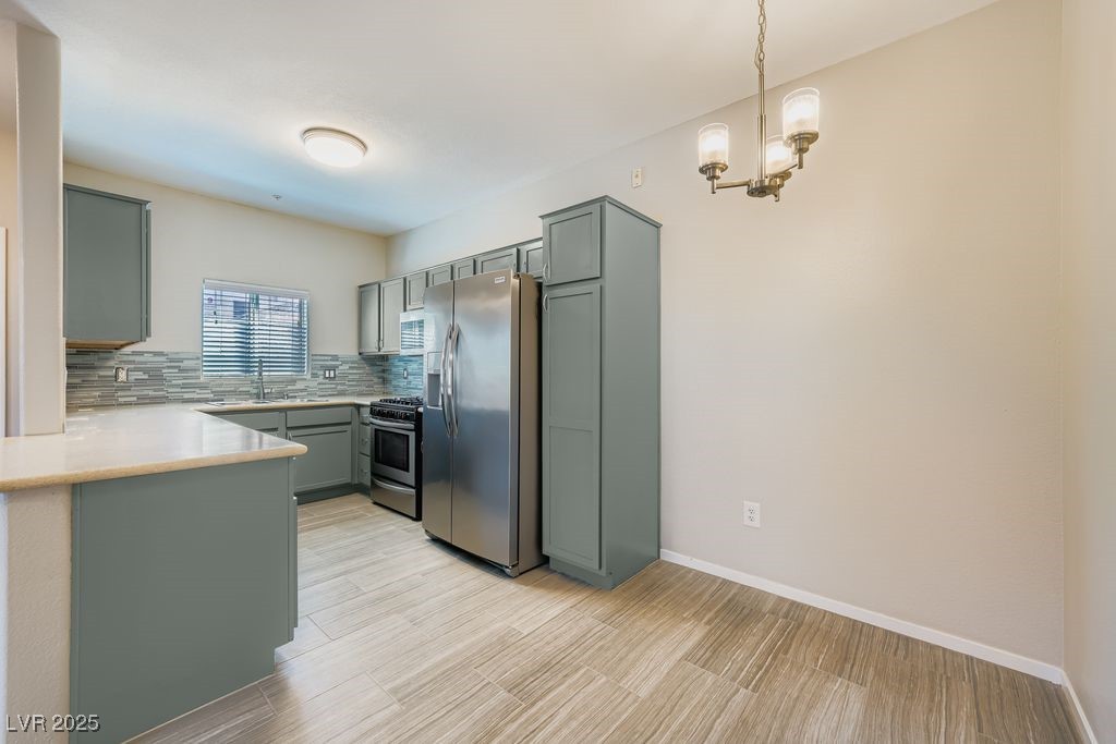 2291 West Horizon Ridge Parkway 10155