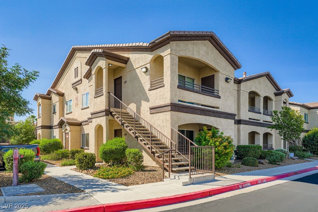 2291 West Horizon Ridge Parkway 10155