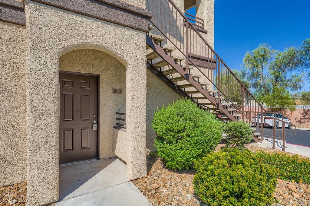 2291 West Horizon Ridge Parkway 10155
