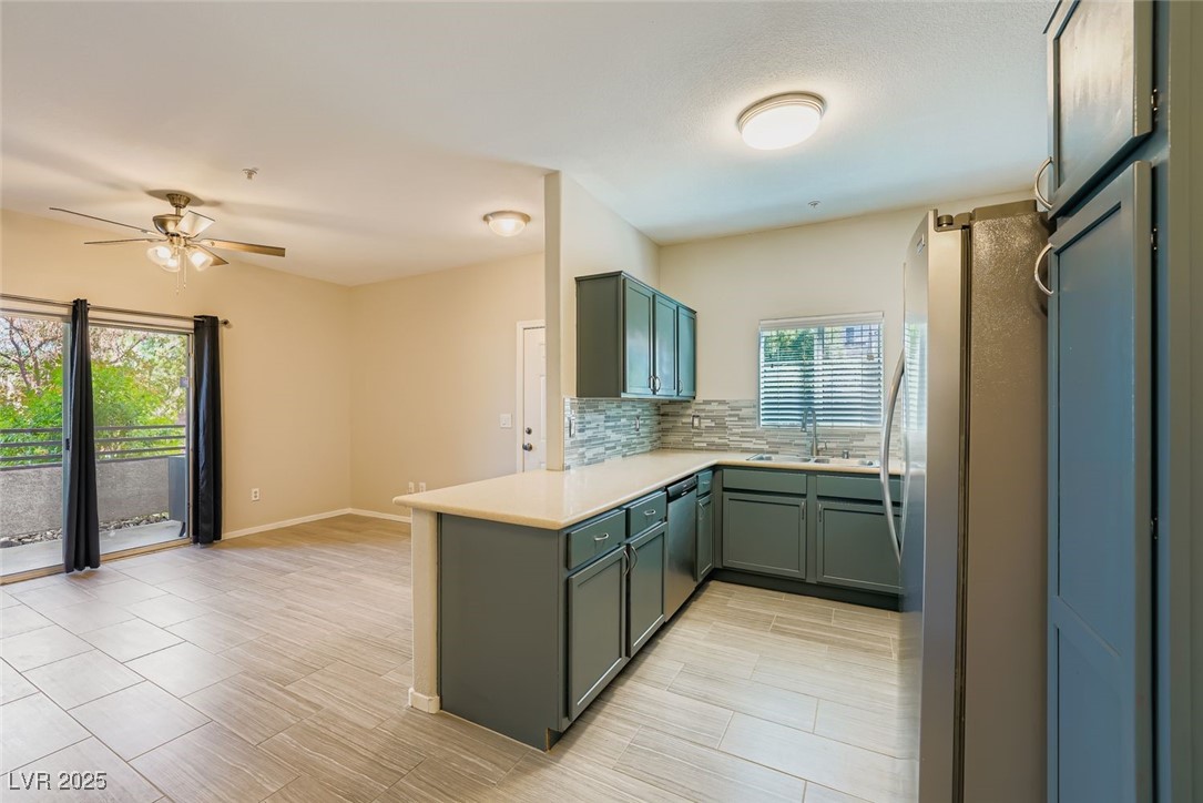 2291 West Horizon Ridge Parkway 10155