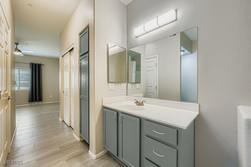 2291 West Horizon Ridge Parkway 10155