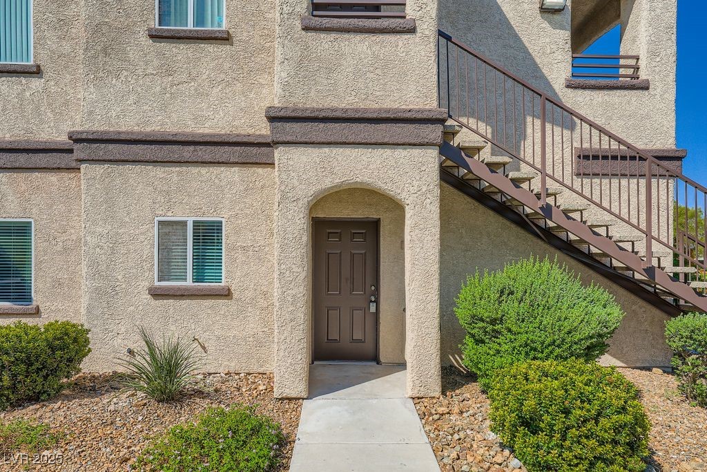 2291 West Horizon Ridge Parkway 10155