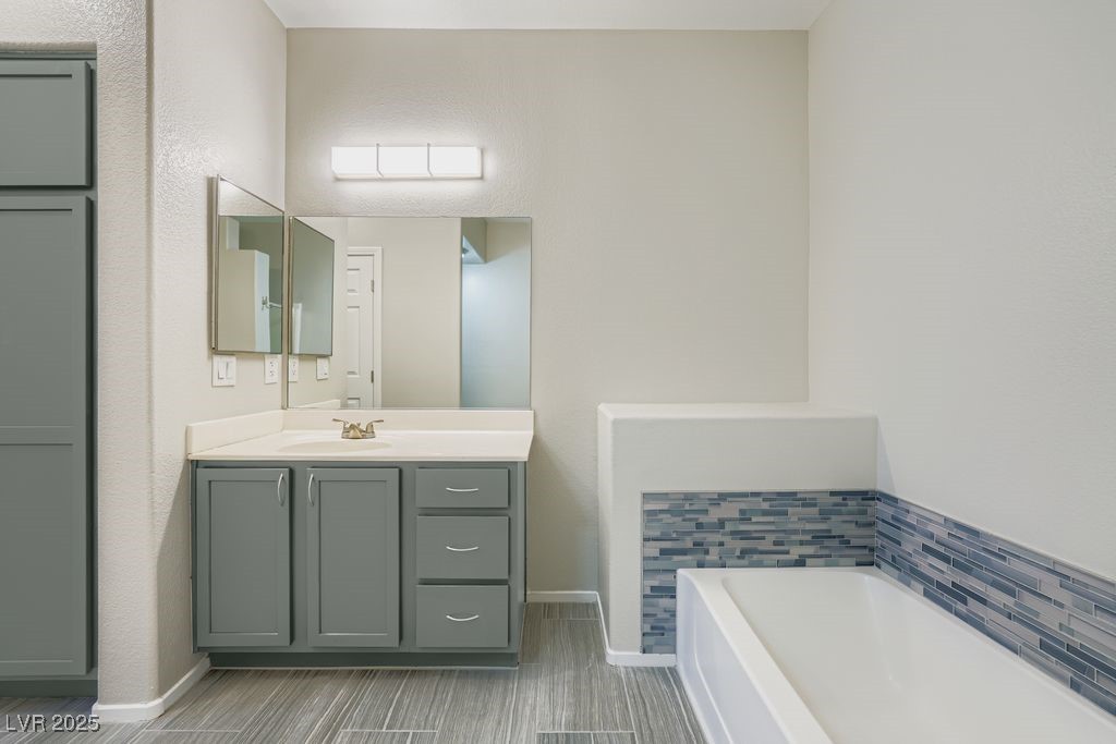 2291 West Horizon Ridge Parkway 10155