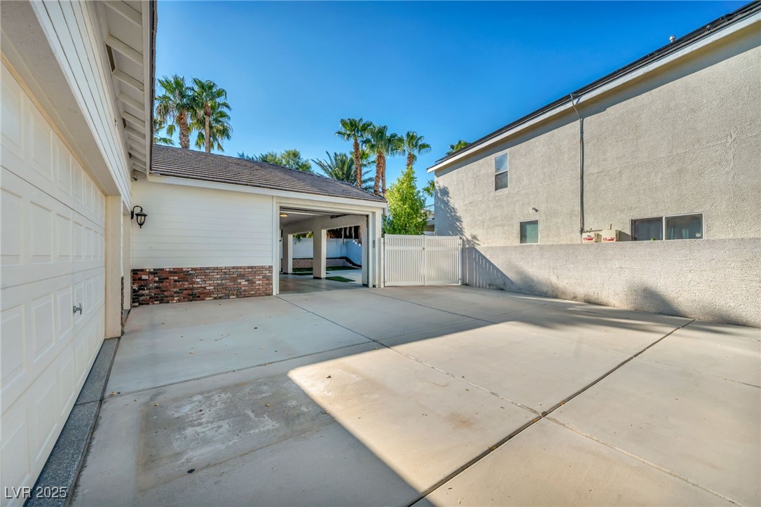 7464 Grassy Field Court