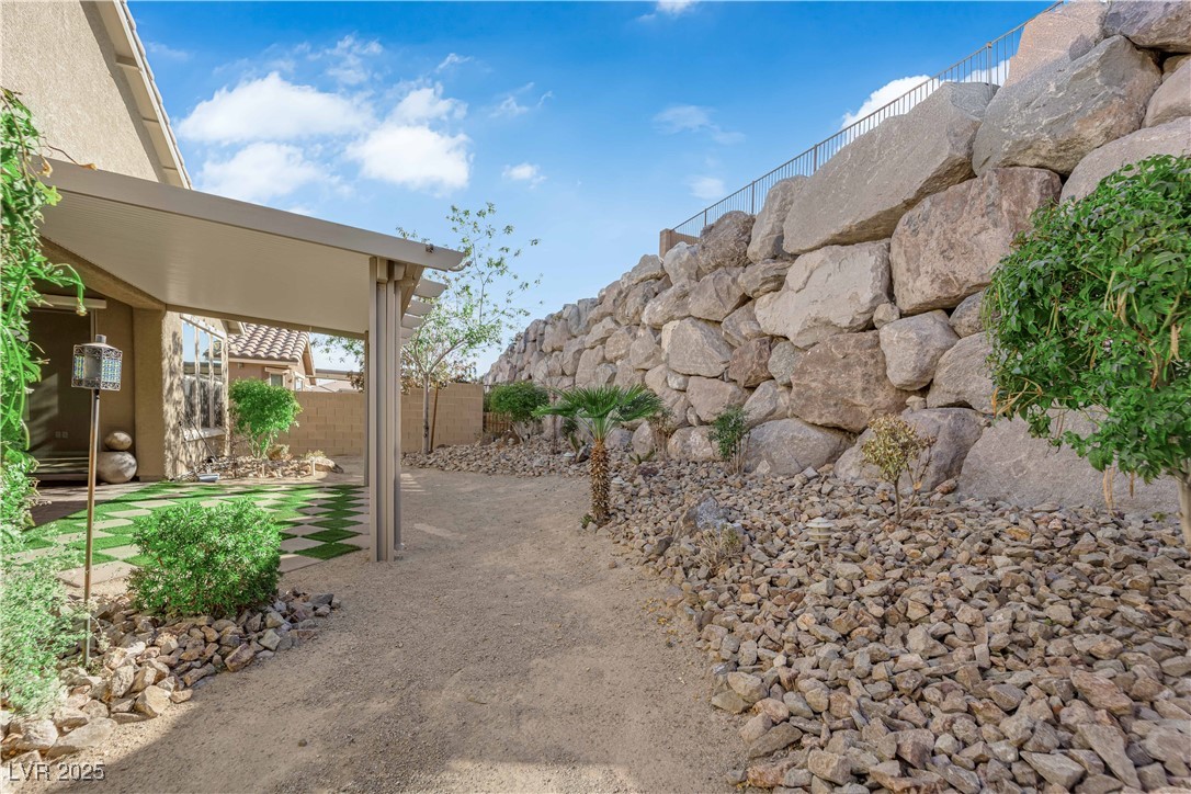 141 Outcrop Ridge Avenue