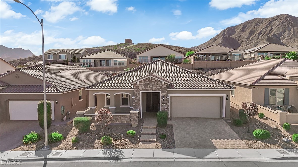 141 Outcrop Ridge Avenue