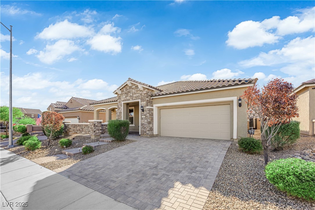 141 Outcrop Ridge Avenue