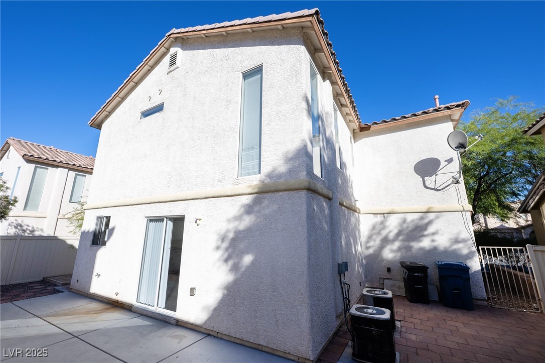 8177 Amphora Street