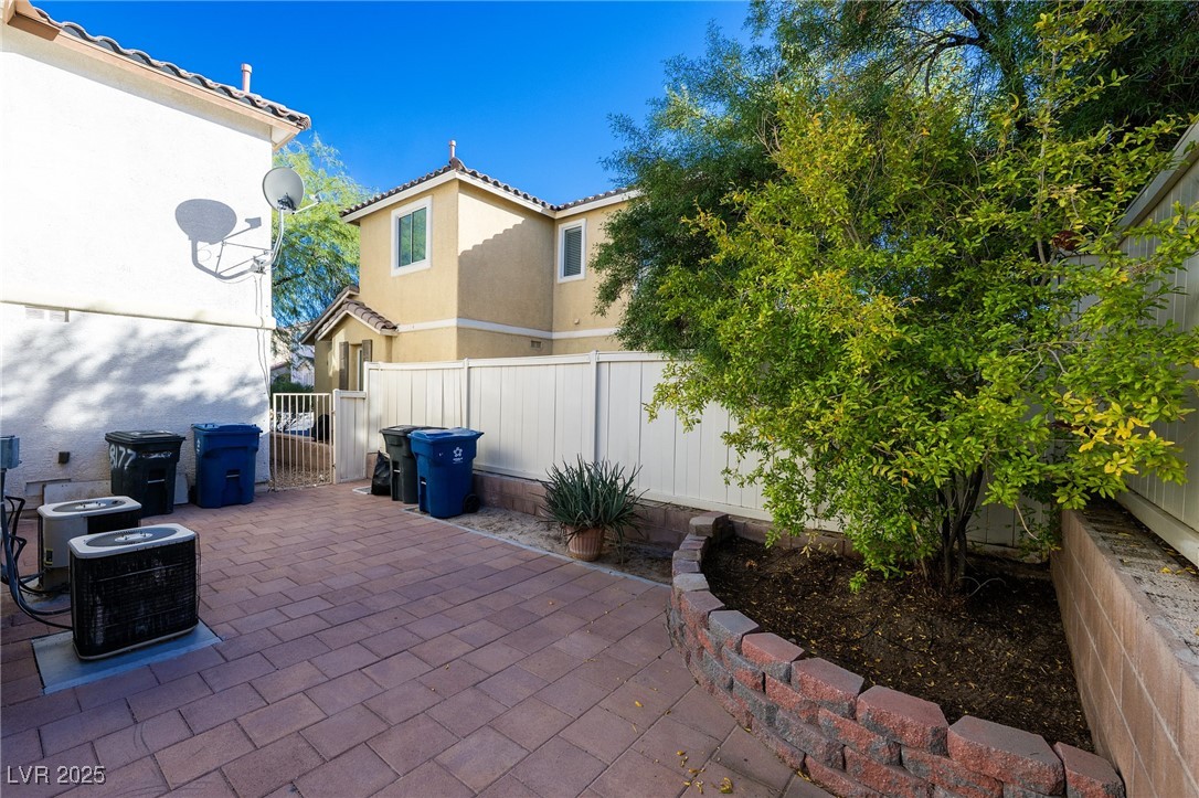 8177 Amphora Street