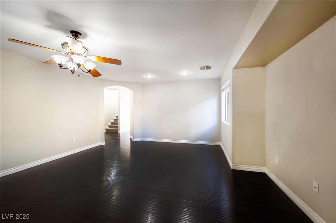 8177 Amphora Street