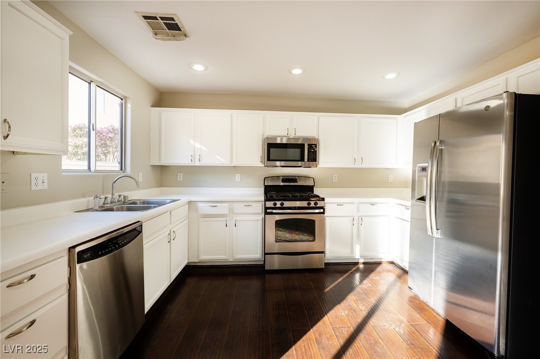 8177 Amphora Street