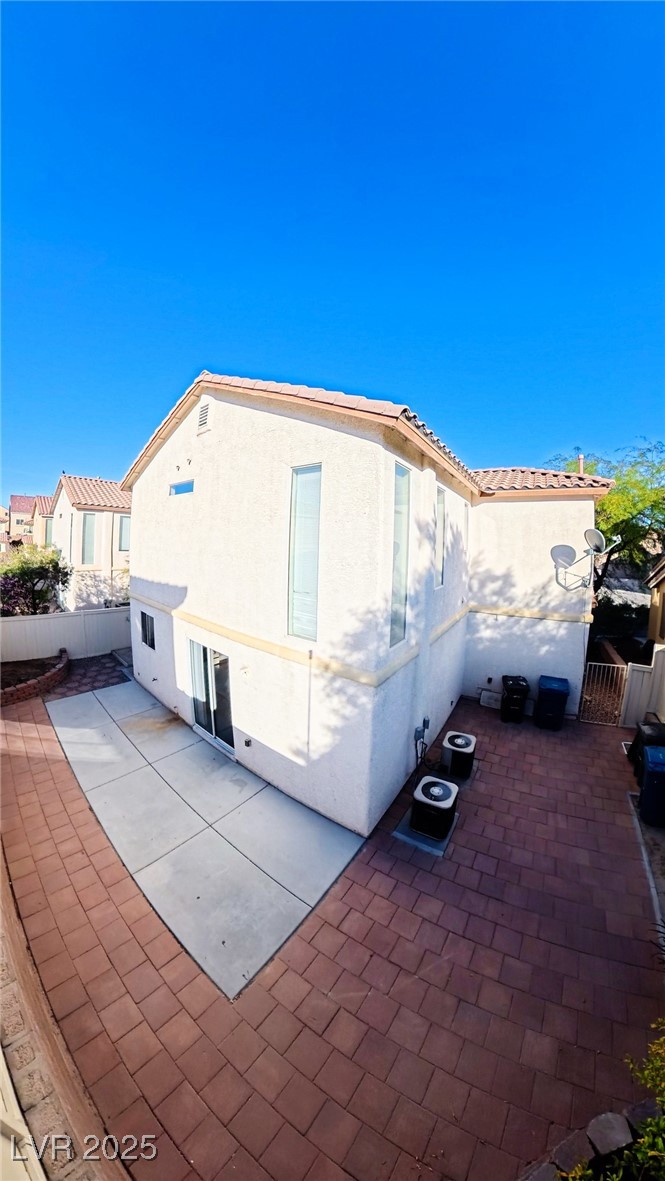 8177 Amphora Street