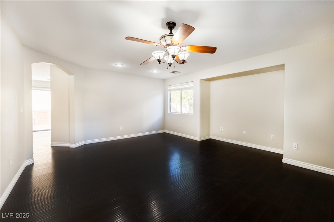 8177 Amphora Street