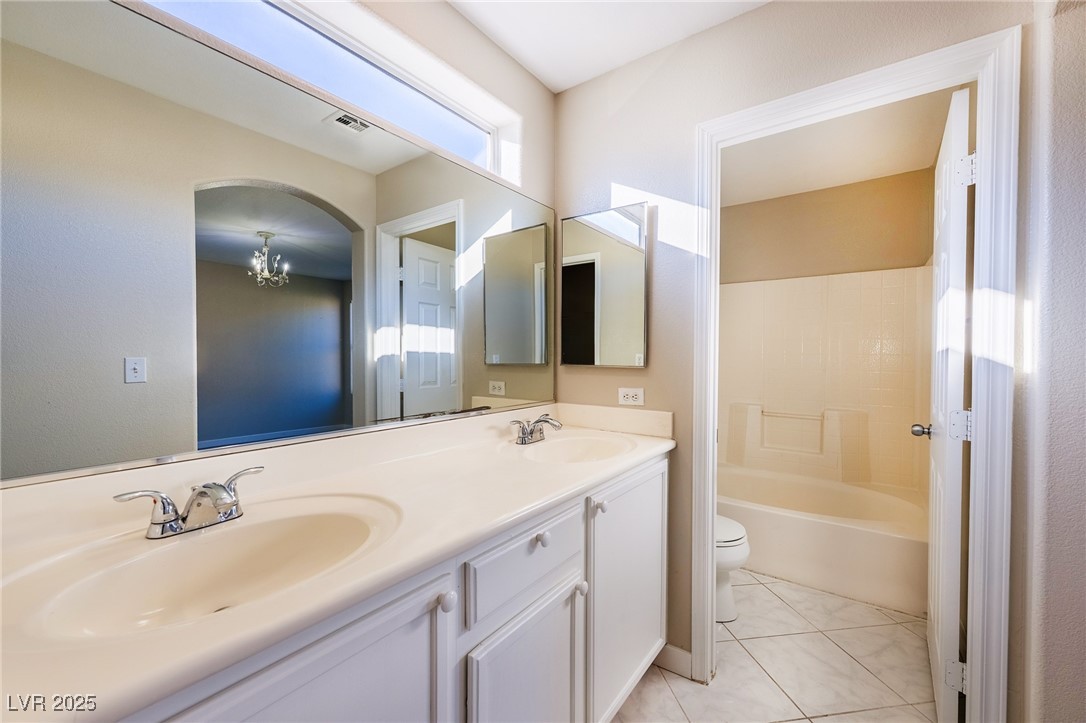 8177 Amphora Street