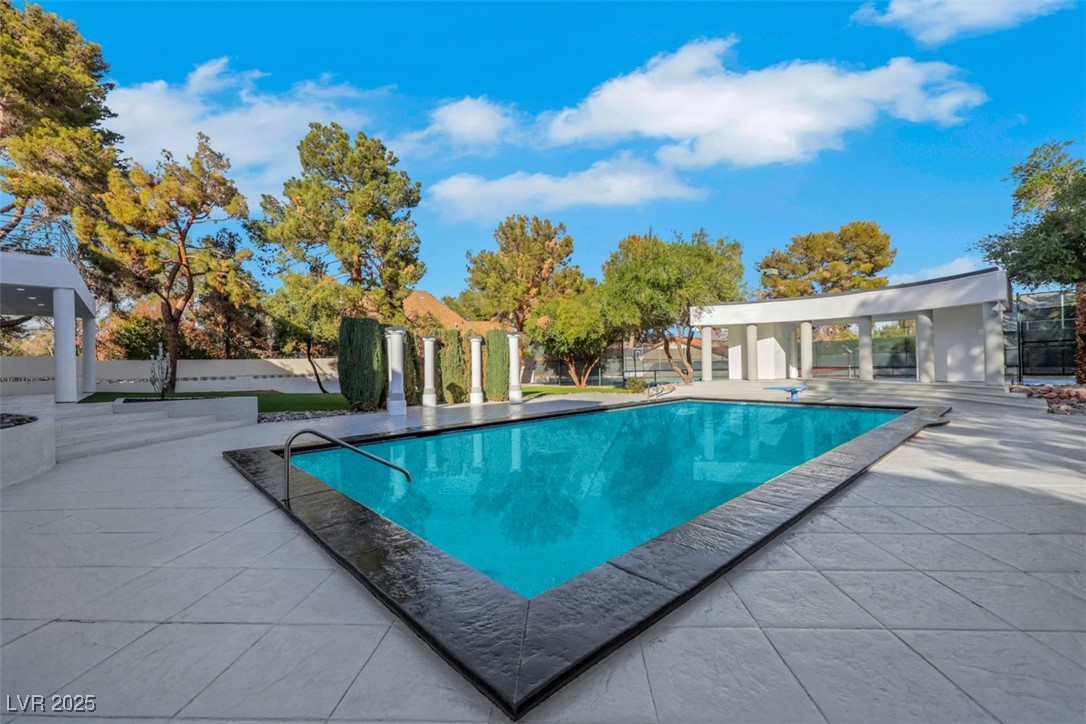 3860 Hildebrand Lane
