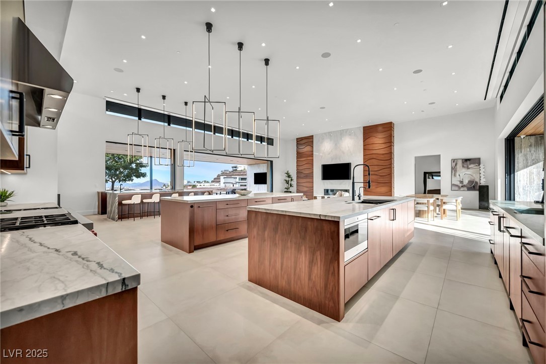 6 Rockmount Court