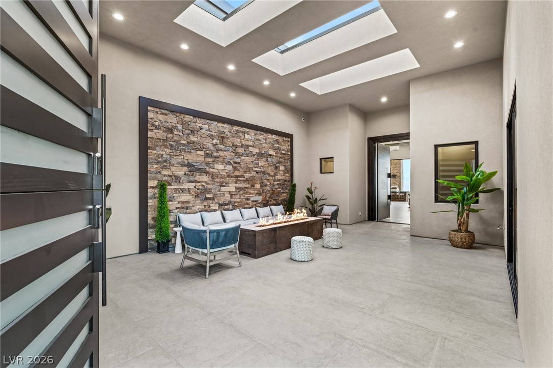 9 Stonecutter Court