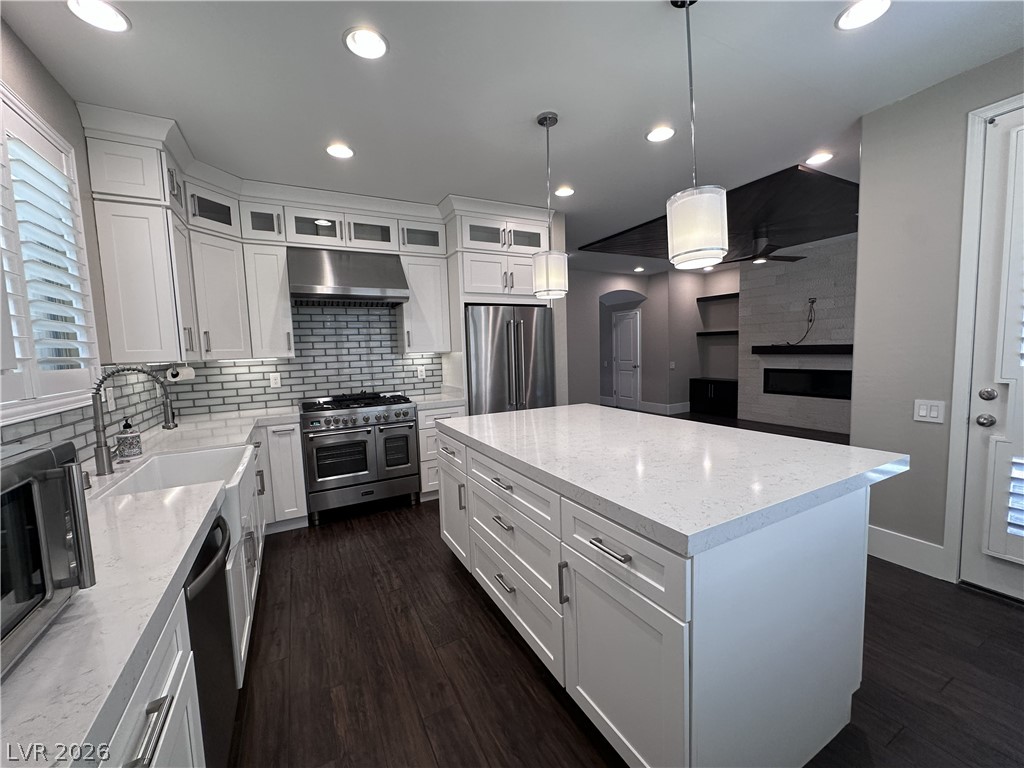 11244 Lompoc Court