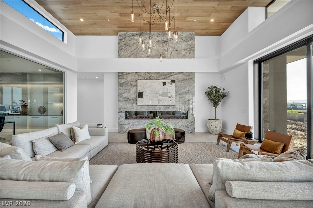 8 Cloudloft Court