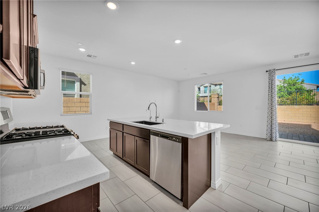 8843 Roadrunner Ravine Street