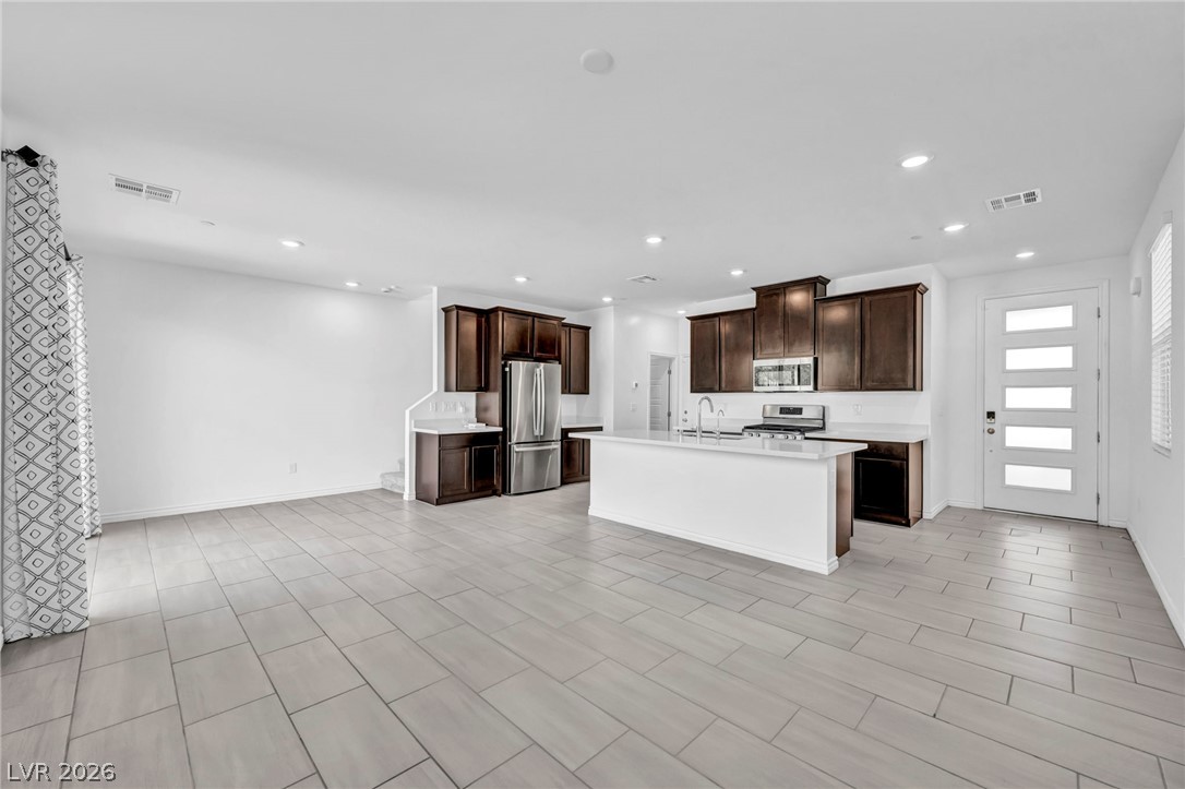 8843 Roadrunner Ravine Street