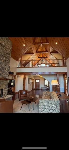 1051 SE Cypress Pointe Lane