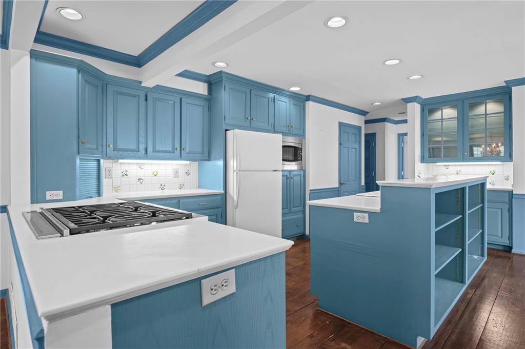 6255 Mountain Brook Lane