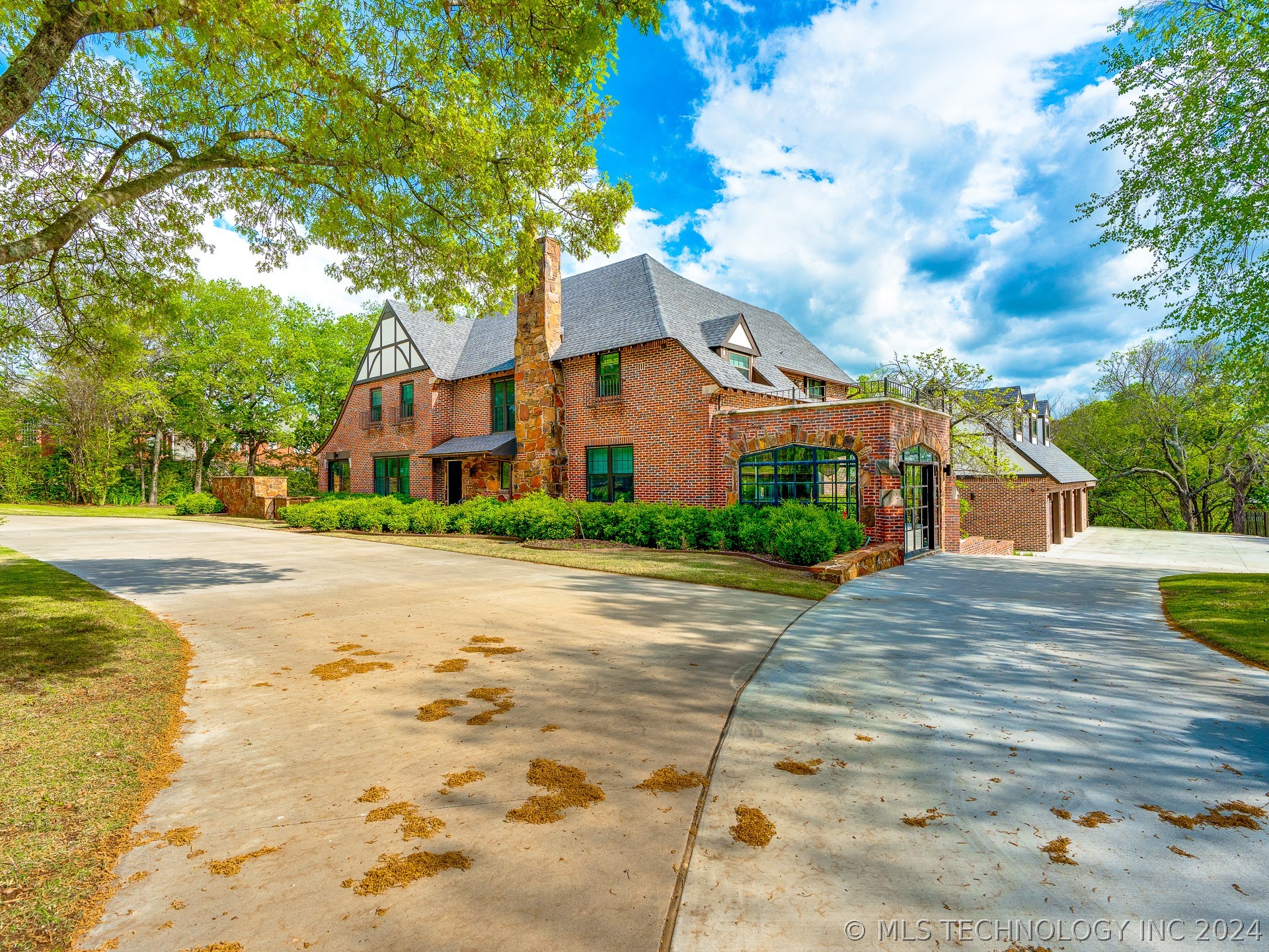 205 E Kings