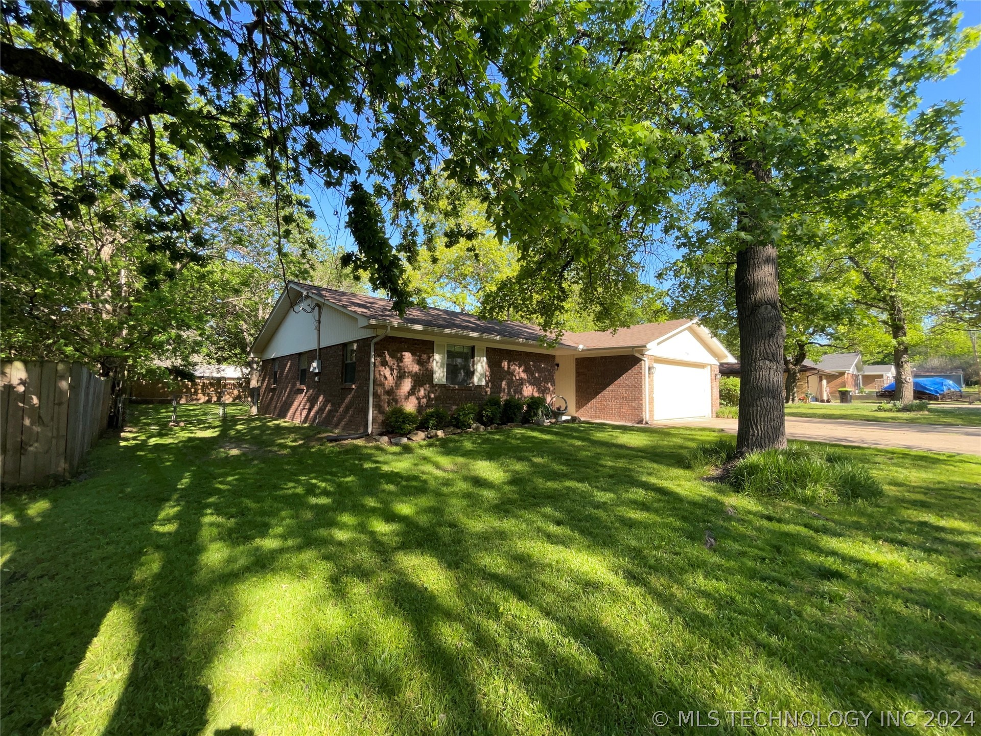 1709 Bois D Arc Lane