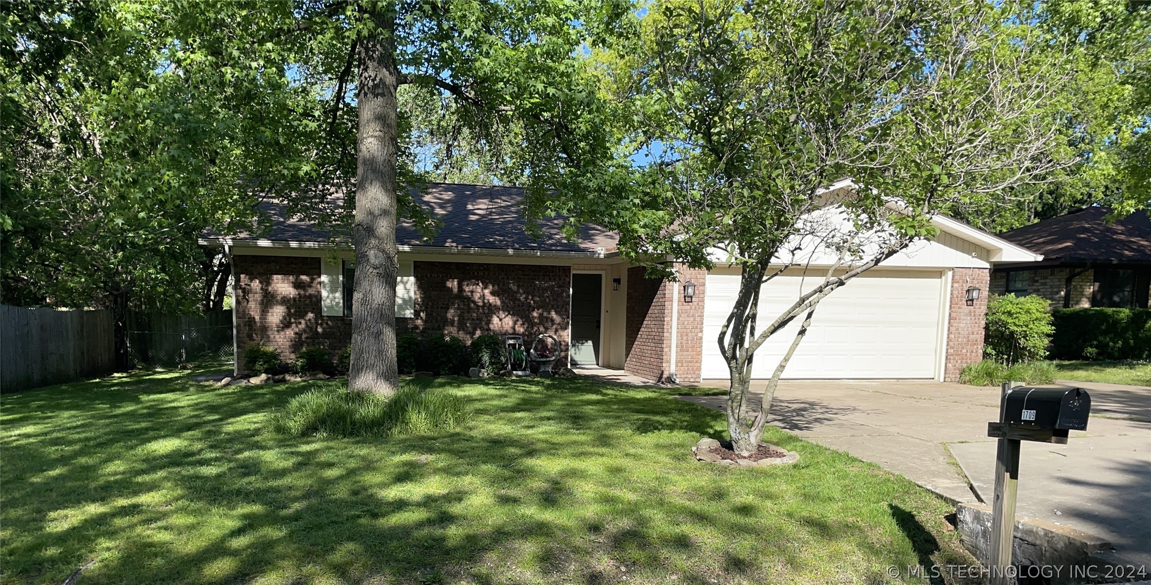 1709 Bois D Arc Lane