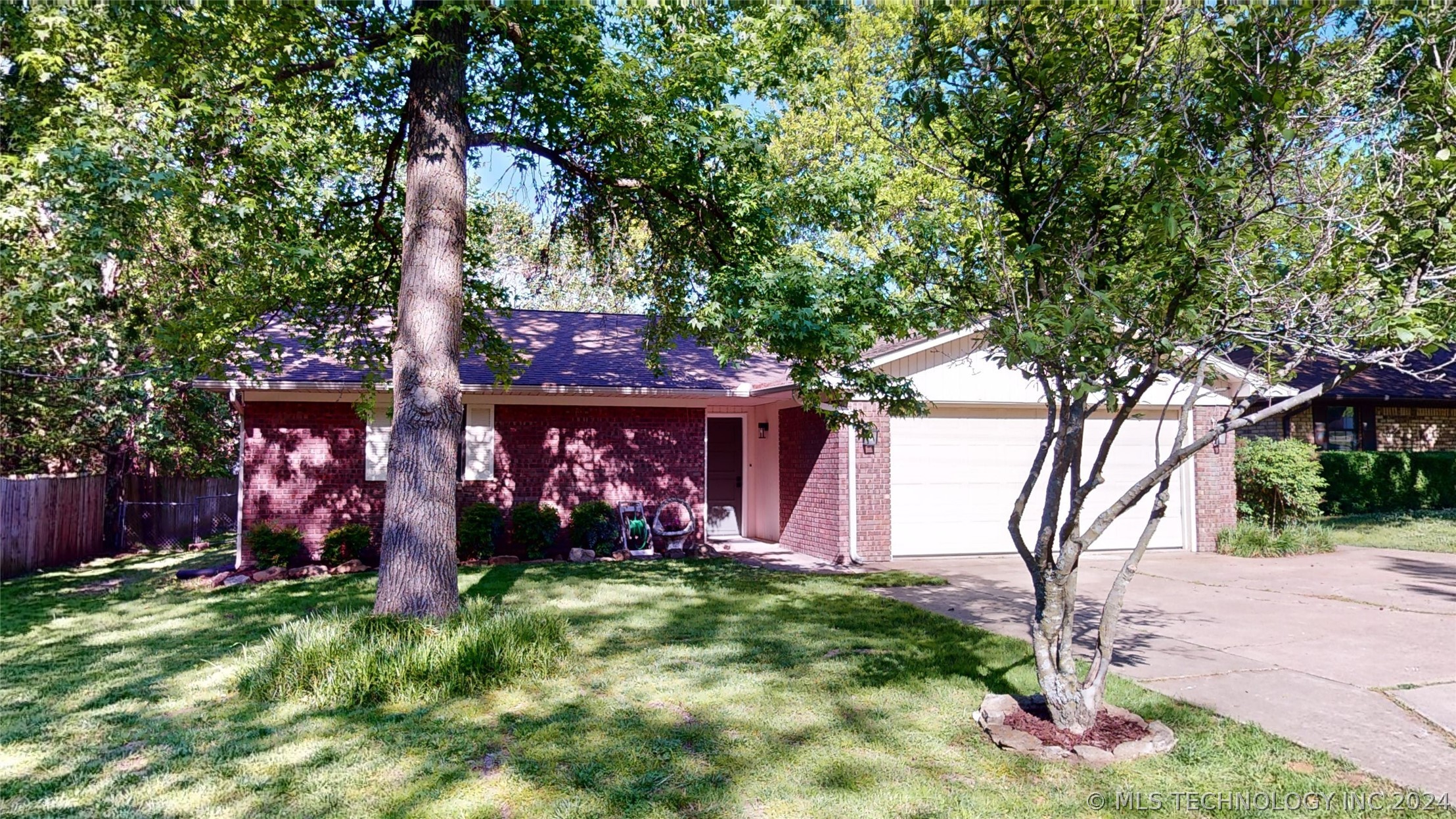 1709 Bois D Arc Lane