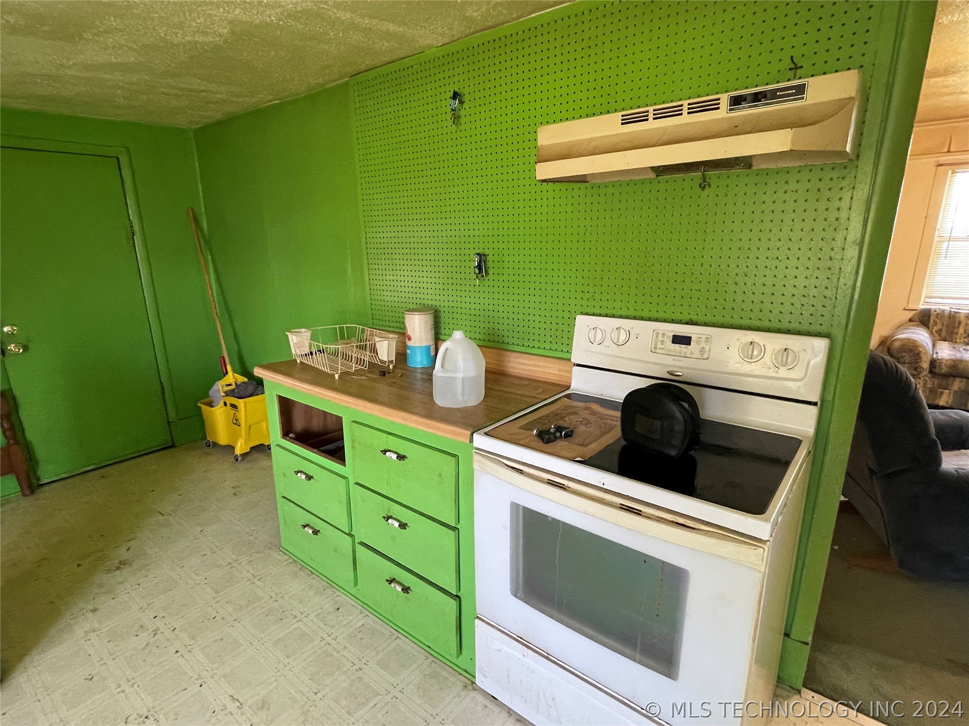 518 E Broadway