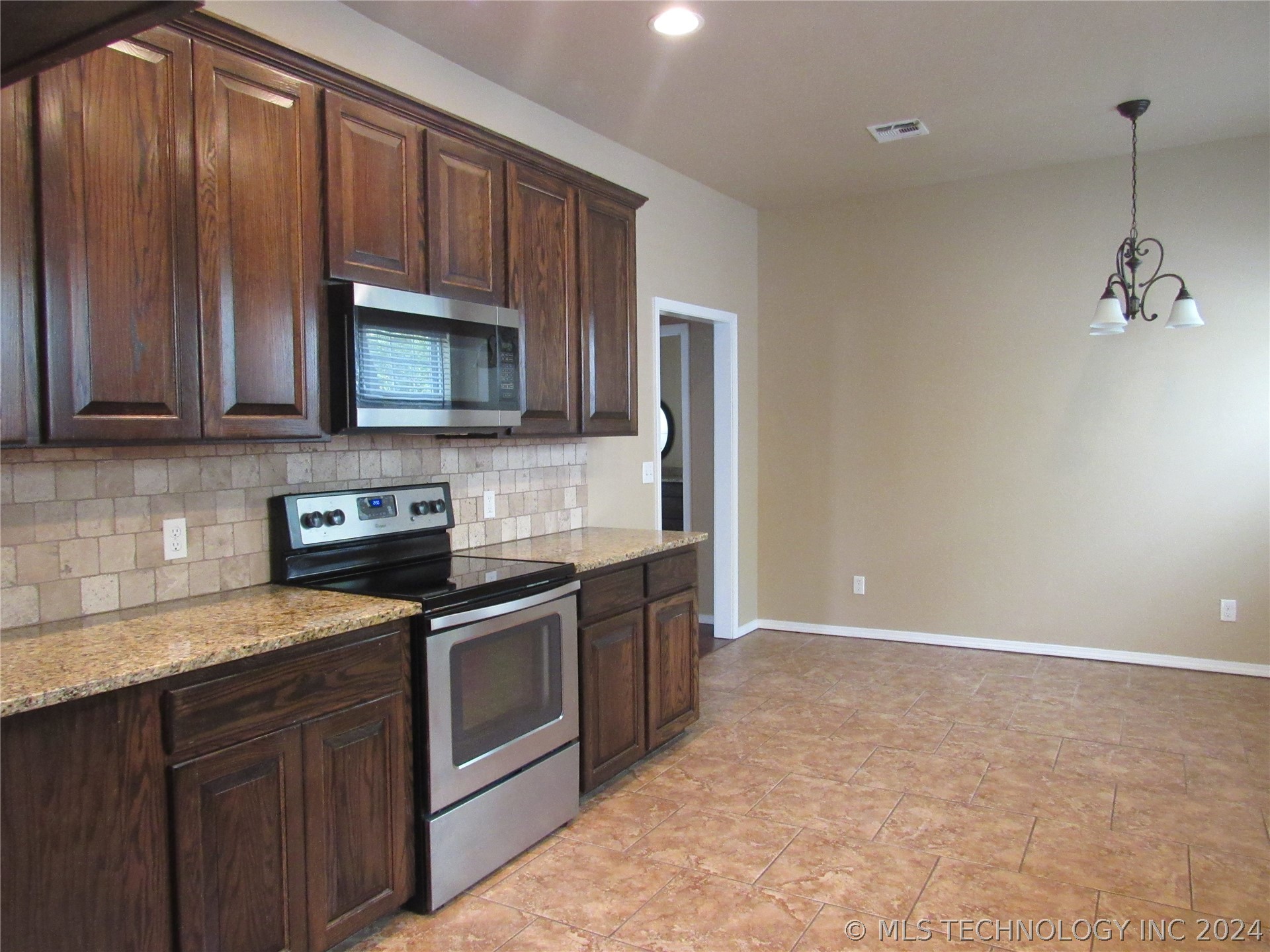1305 S Johnston