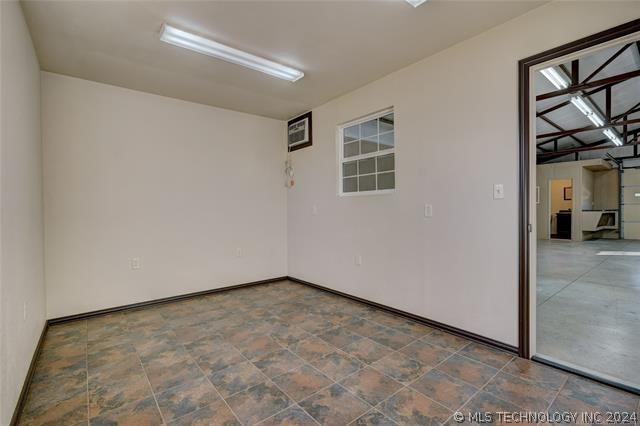 7183 Country Hollow